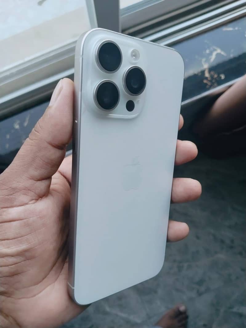 iPhone 15 Pro Max 3