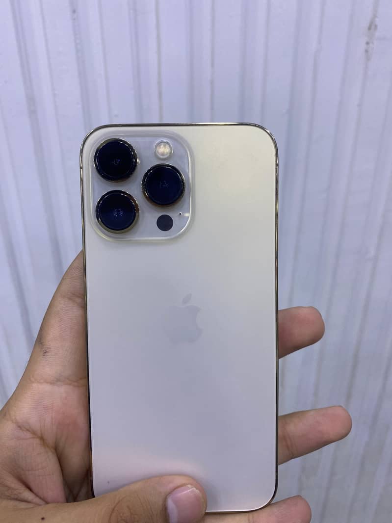 Apple iPhone 13 Pro 4