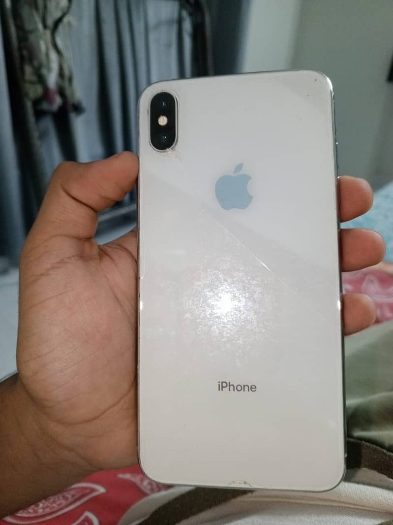 Apple iPhone XS Max 1