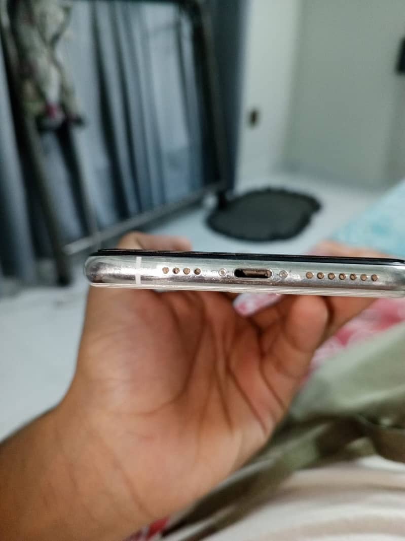 Apple iPhone XS Max 5