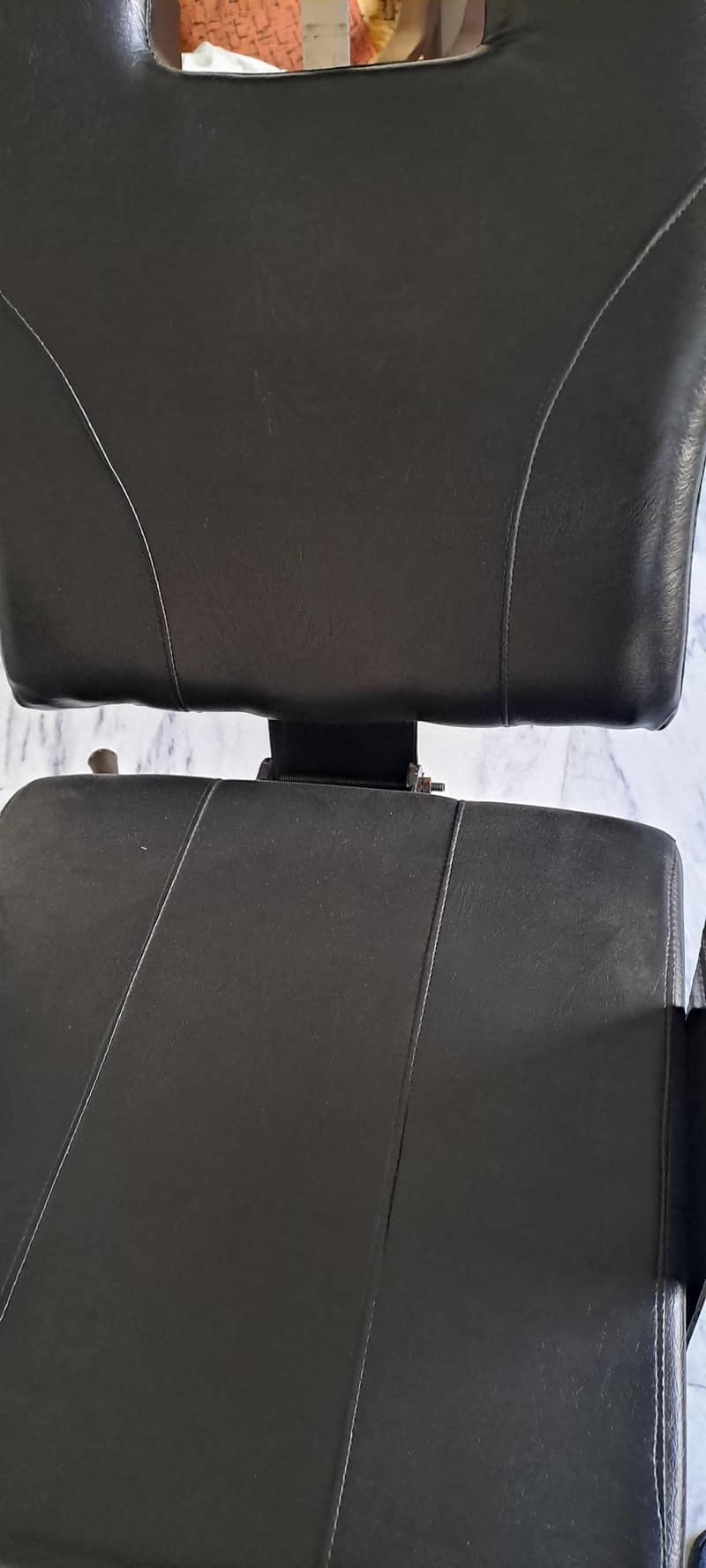 saloon 11