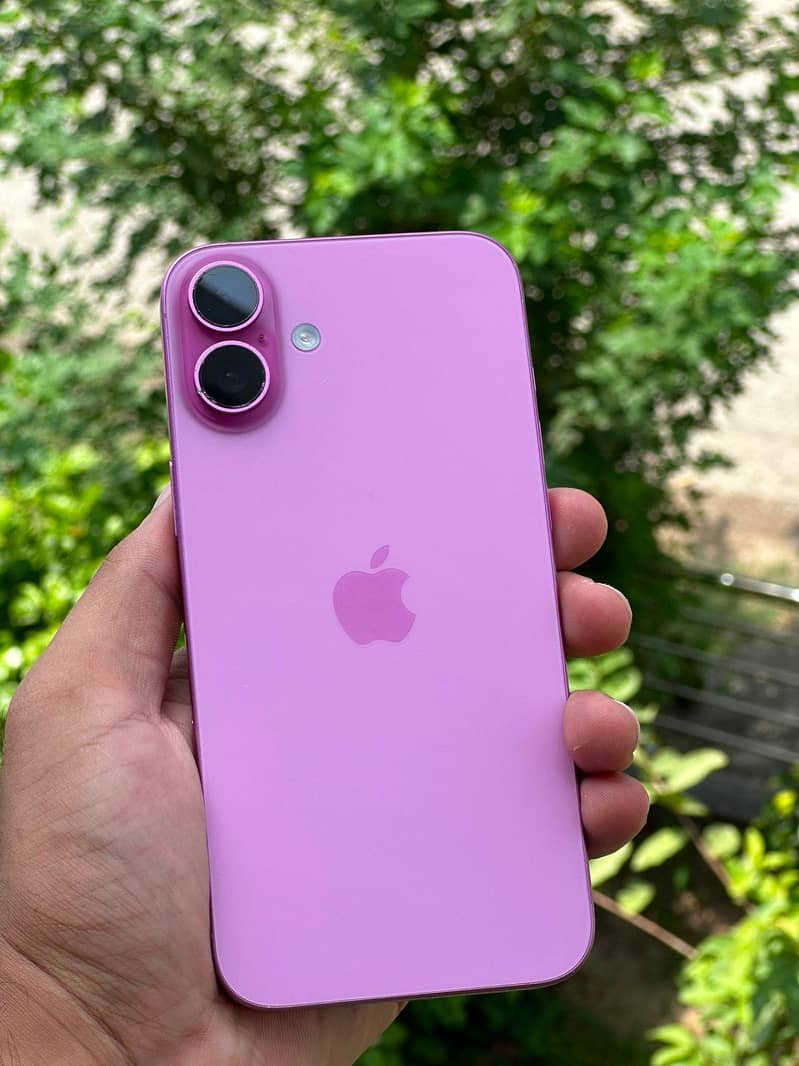Apple iPhone 16 Plus 1