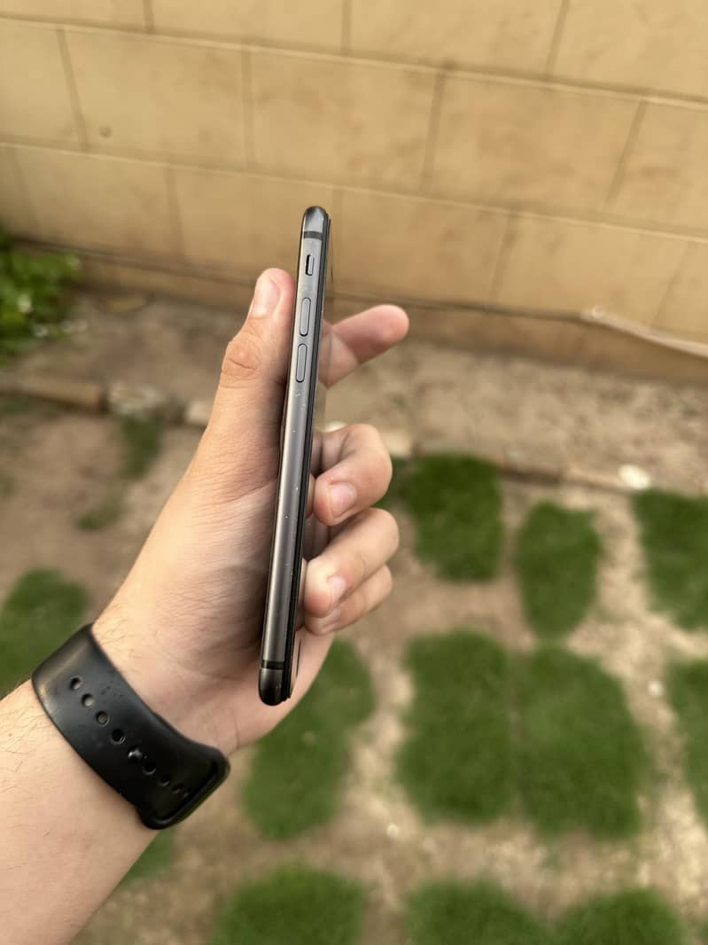 Apple iPhone 8 4