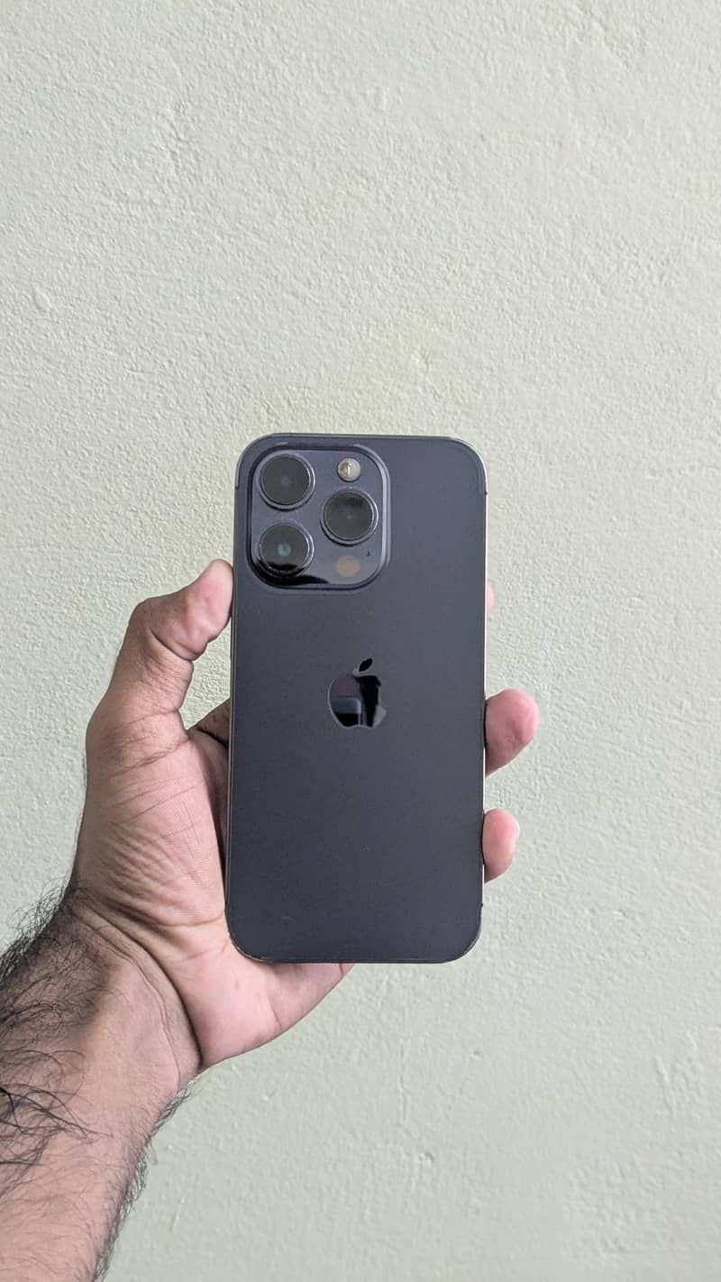 Apple iPhone 14 Pro 1