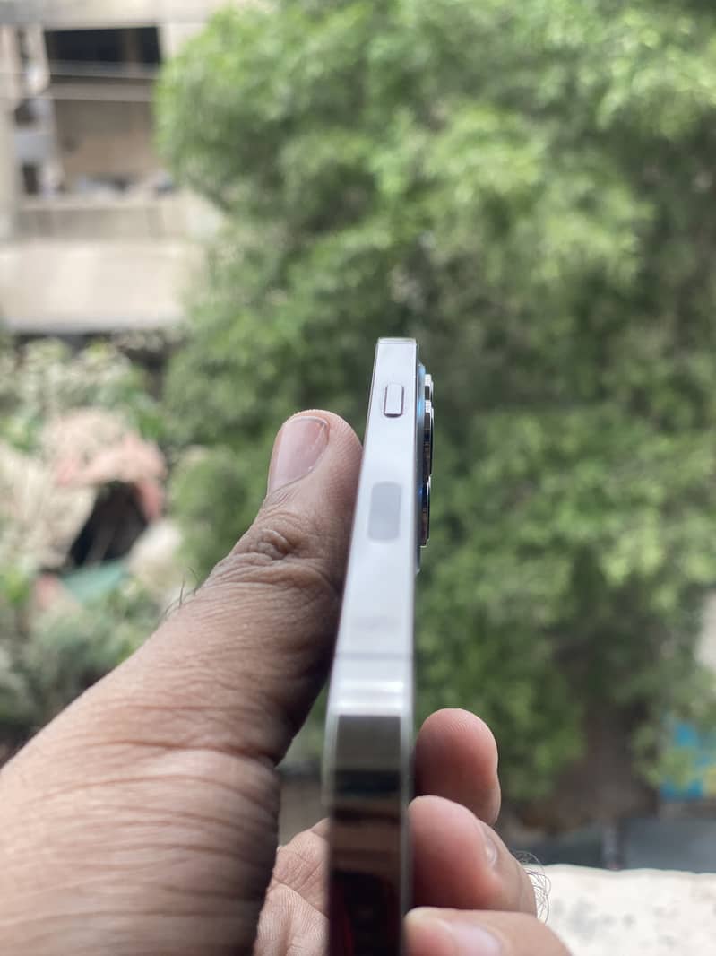 Apple iPhone 12 Pro Max 6