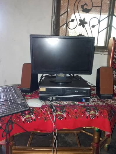 LCD Acer wal PC PC cam wal keyboard Dell wall 10 by 10 condition mouse