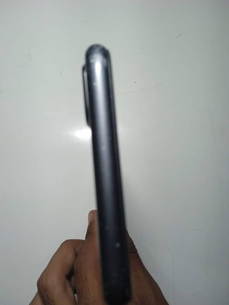 Apple iPhone 8 Plus 3