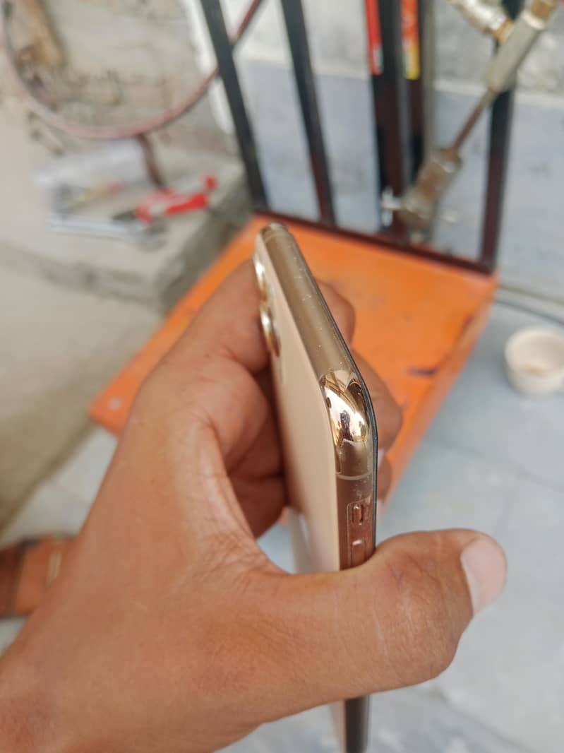 Apple iPhone 11 Pro Max 5