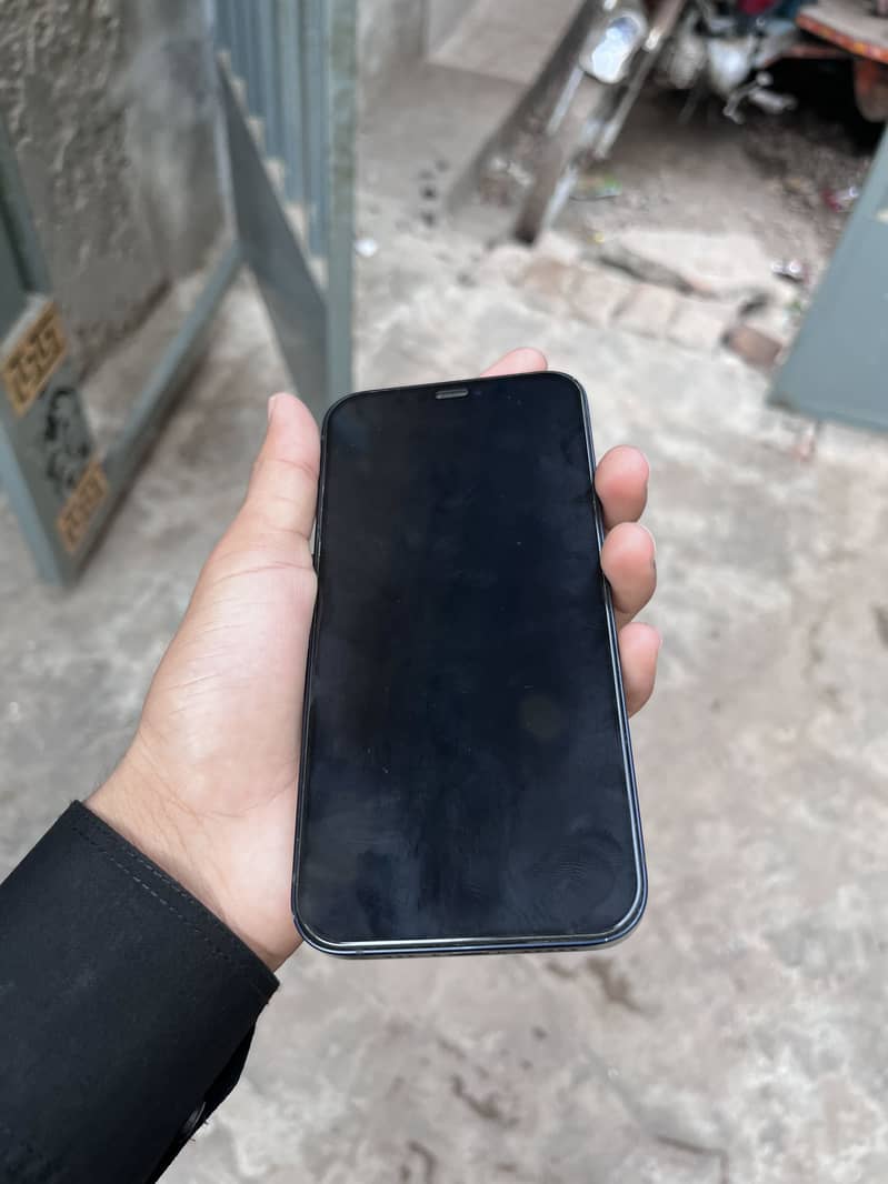 Apple iPhone 12 2