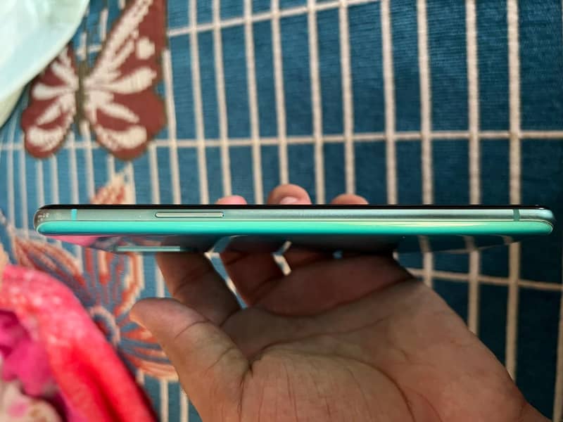 One Plus 8t 4
