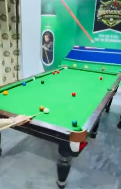 Snooker table 4/8 foot