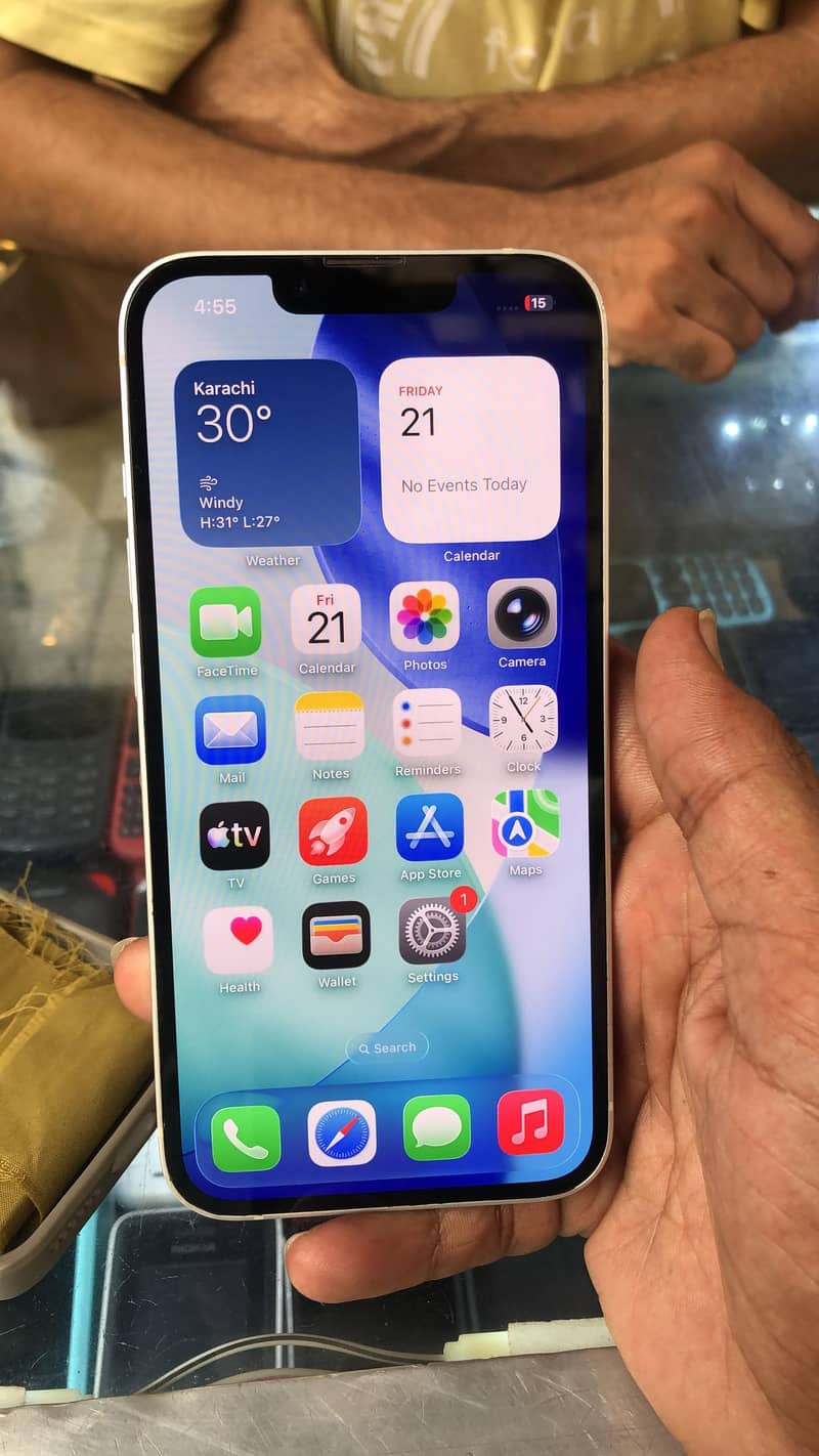 Apple iPhone 13 0