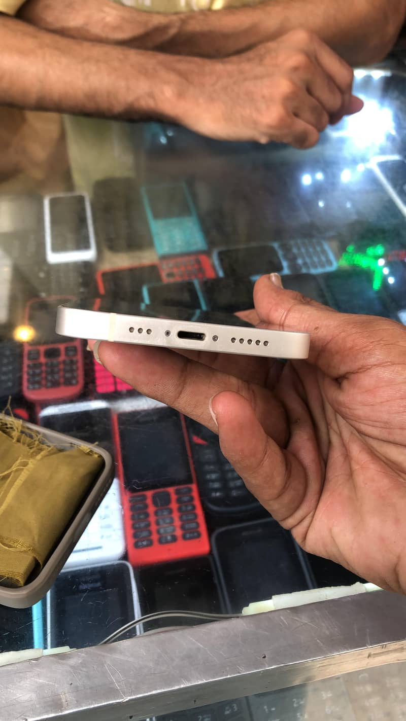 Apple iPhone 13 3