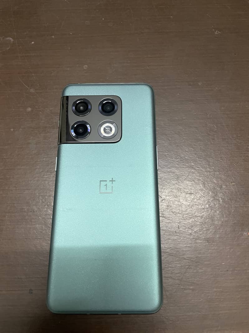 One Plus 10 Pro 1