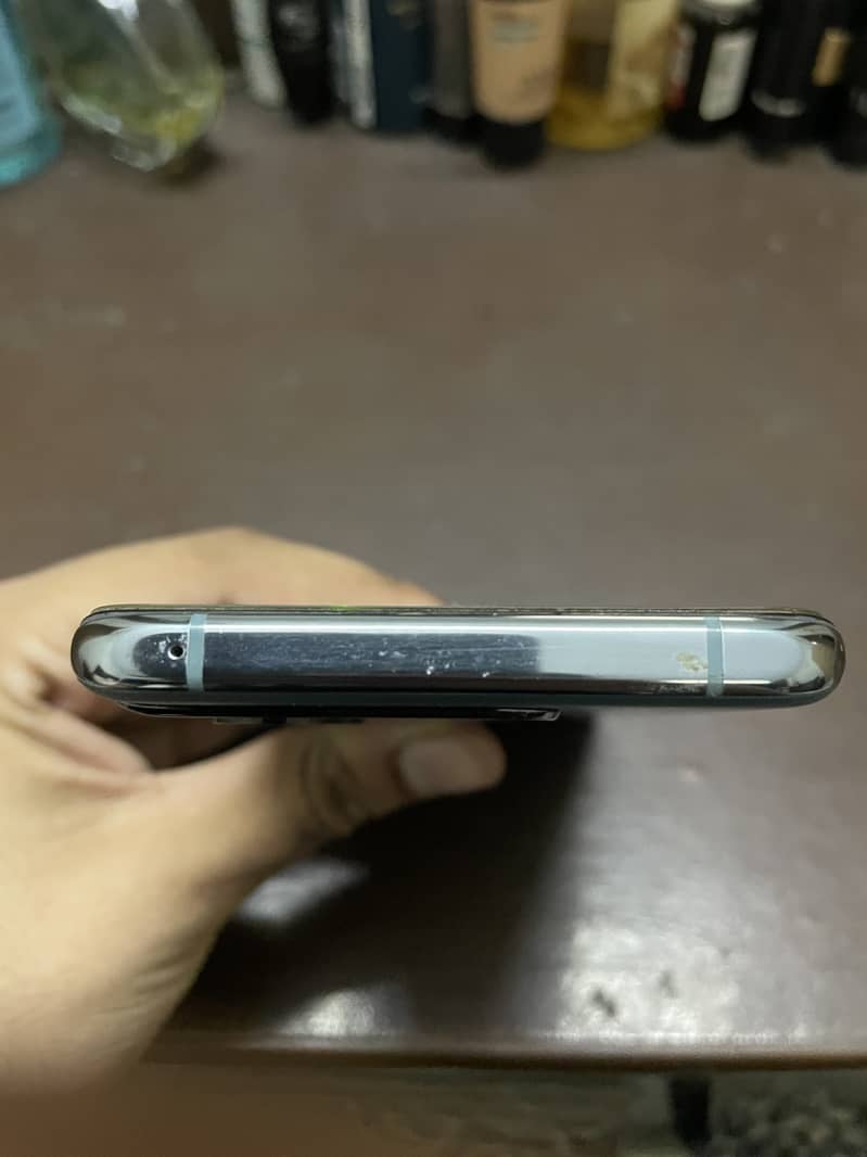 One Plus 10 Pro 4