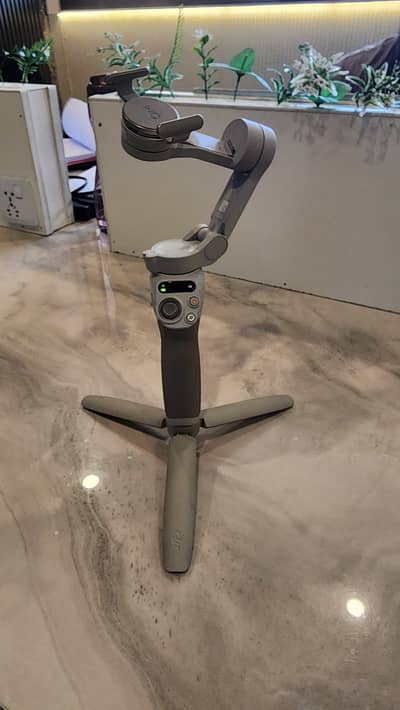 DJI Osmo Mobile 5 (OM 5) Smartphone Gimbal - Mint Condition (10/10)