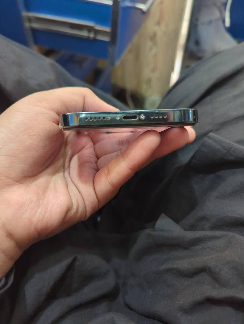 Apple iPhone 12 Pro Max 2
