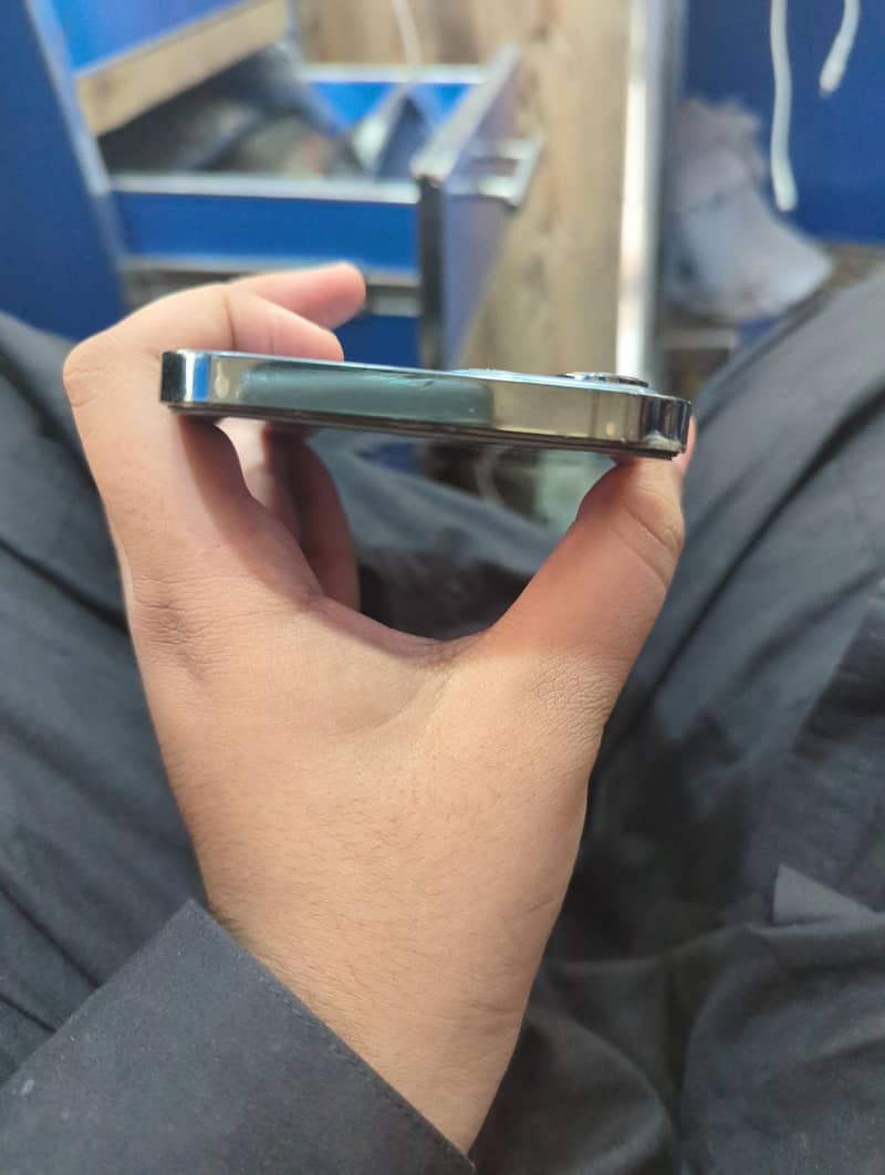 Apple iPhone 12 Pro Max 3