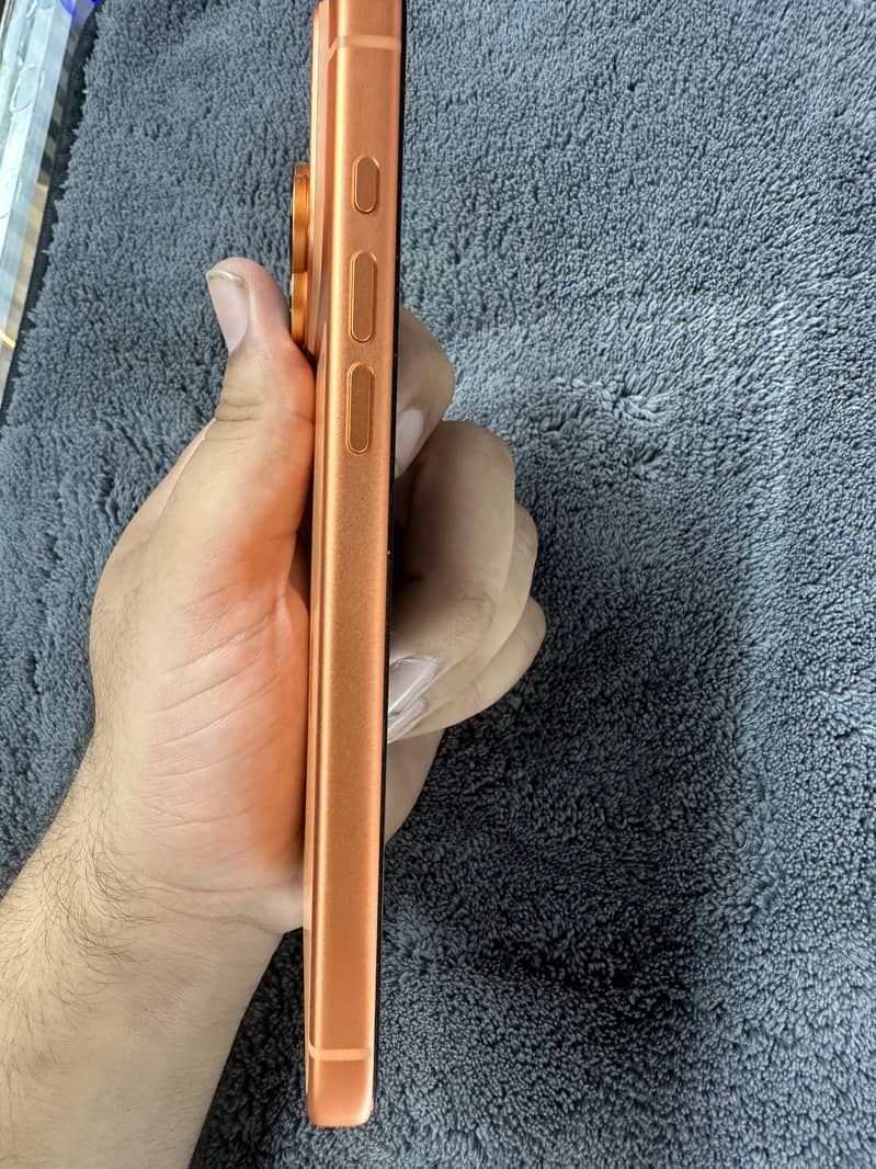 Apple iPhone 17 Pro Max 2