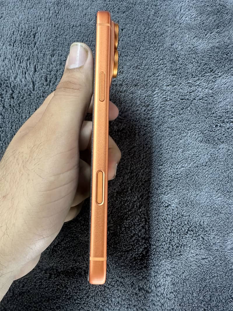Apple iPhone 17 Pro Max 3