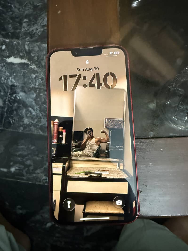 Apple iPhone 13 4