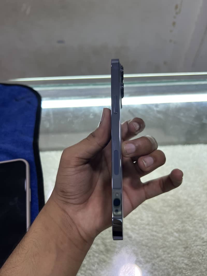 IPHONE 13 PRO MAX JV 4
