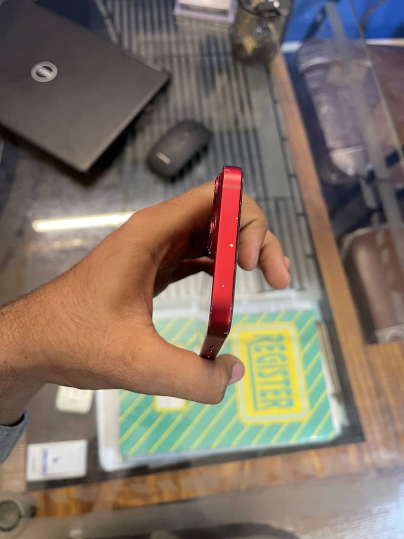 Apple iPhone 13 2