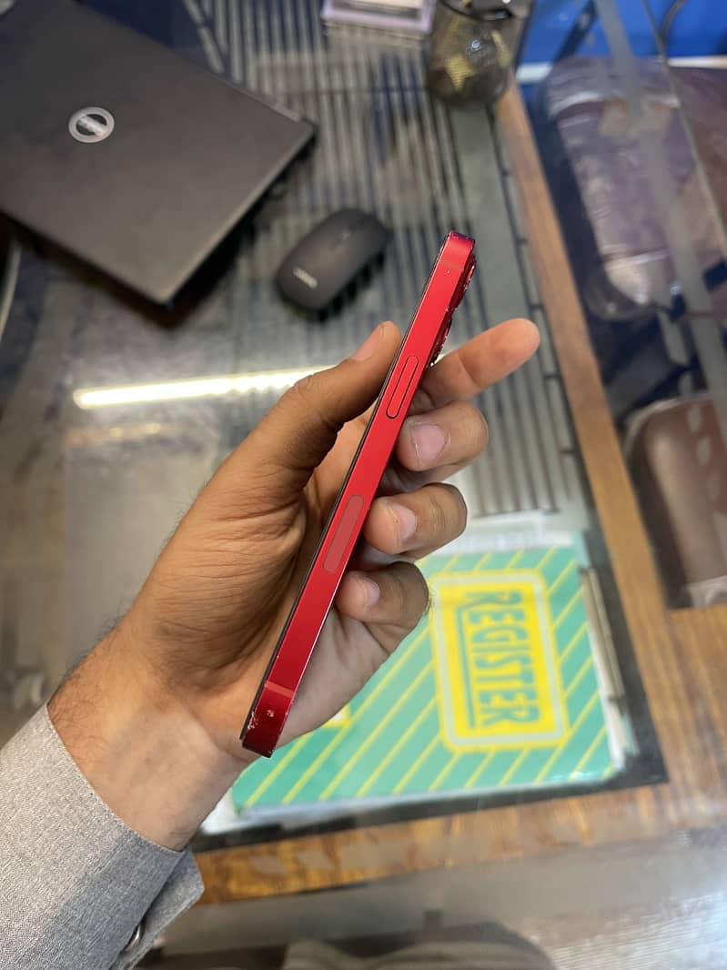 Apple iPhone 13 3