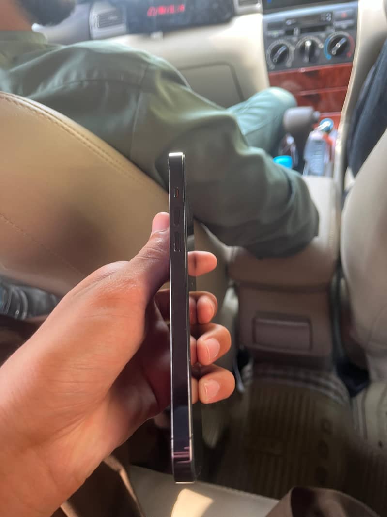 Apple iPhone 14 Pro Max 2