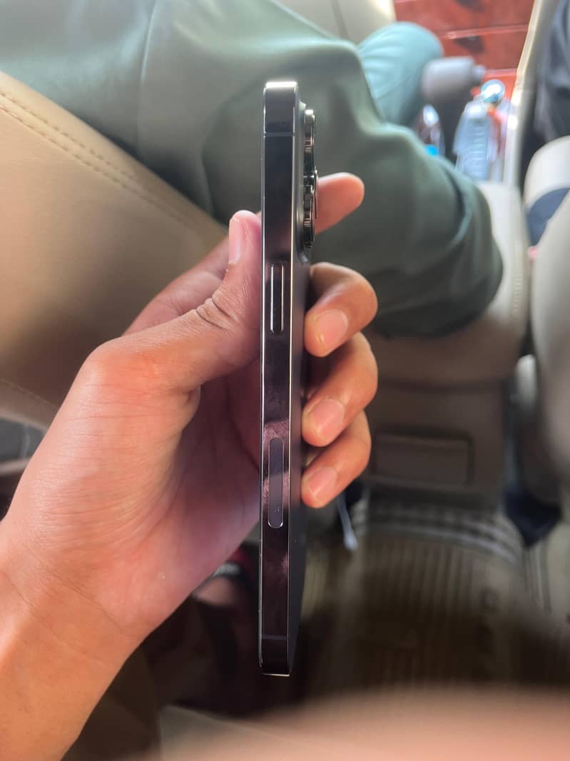 Apple iPhone 14 Pro Max 6