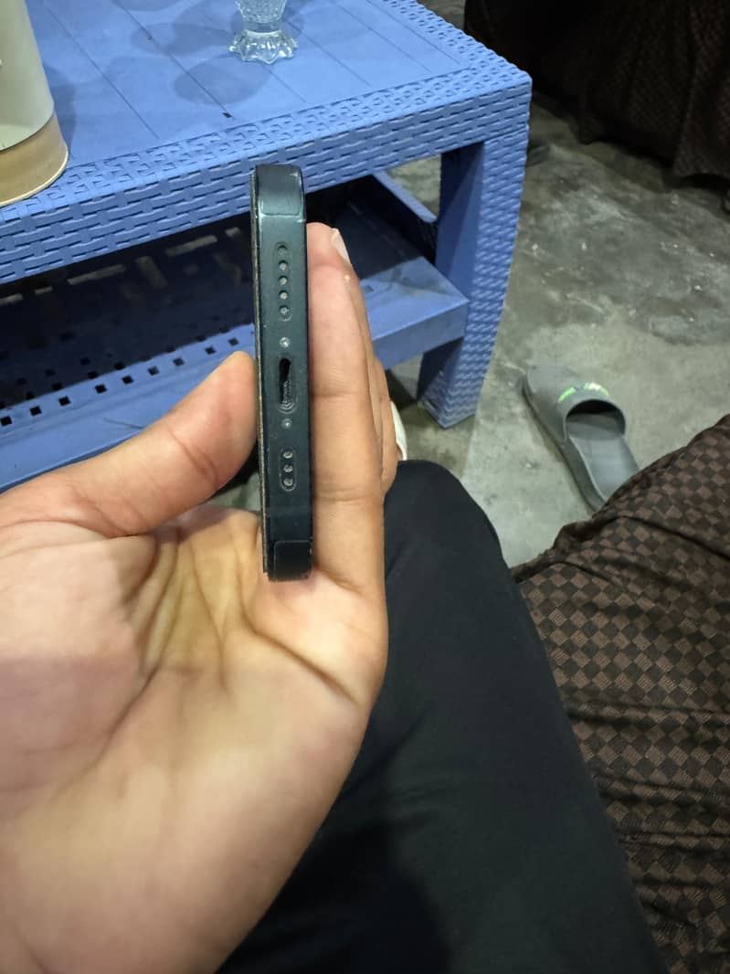 Apple iPhone 13 3