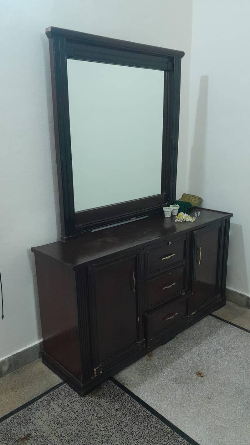 bed mirror sidetable 2