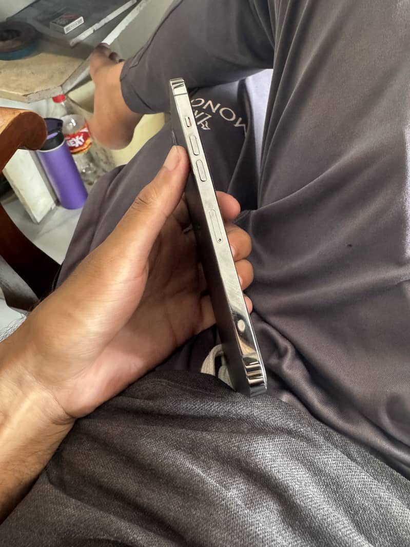 Apple iPhone 12 pro max 3