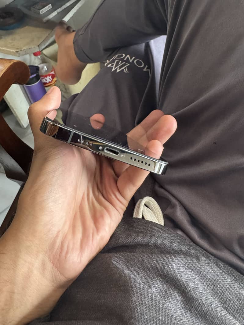 Apple iPhone 12 pro max 6