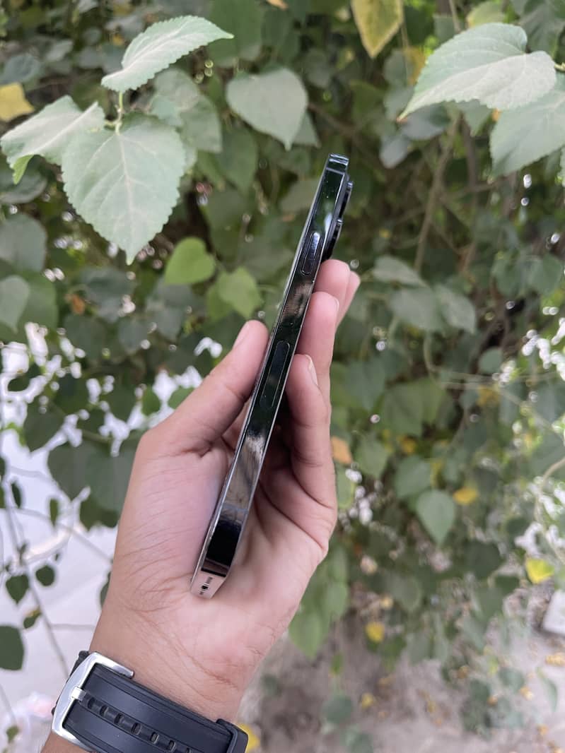 iPhone 14 Pro Max 3