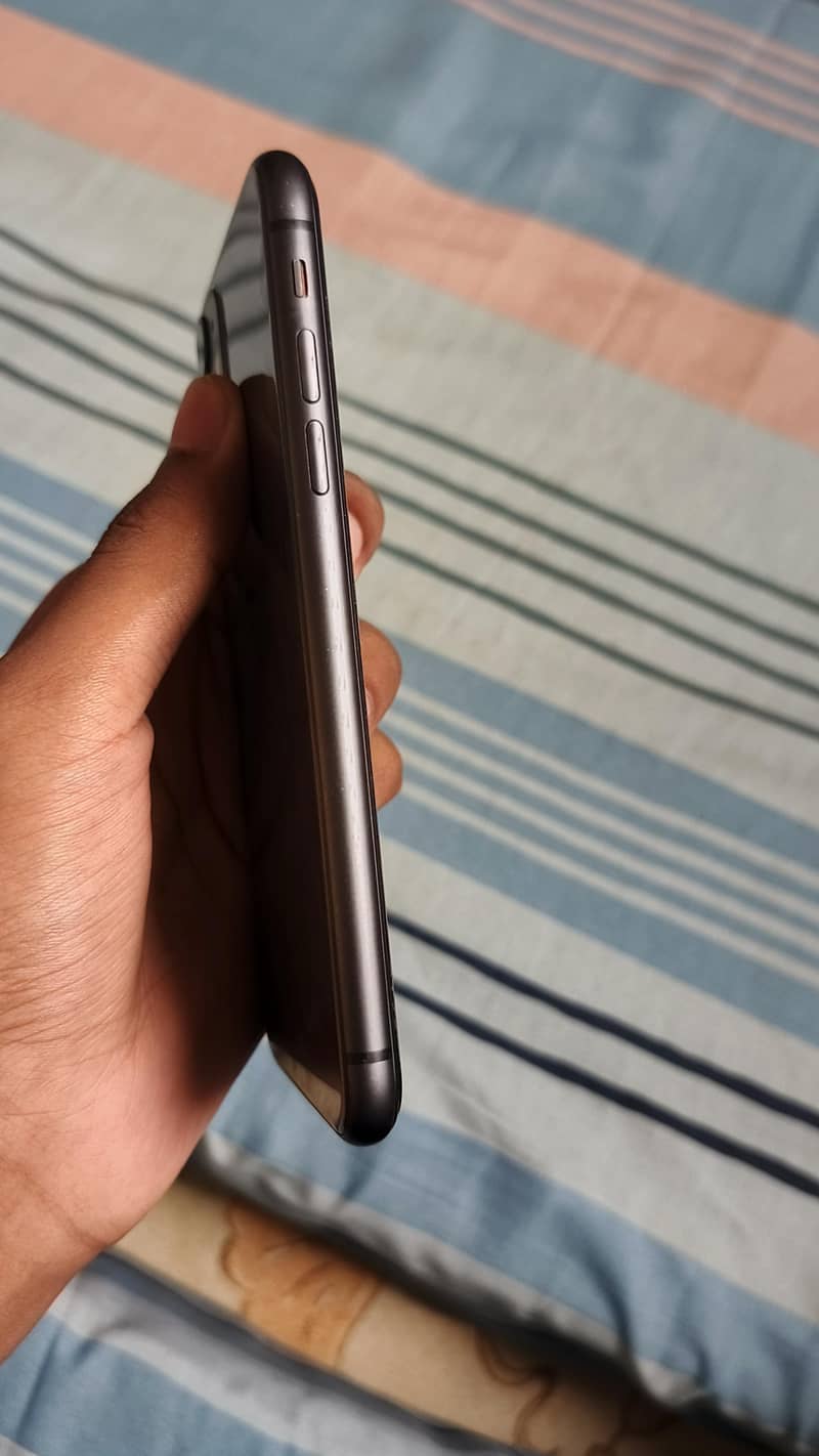 Apple iPhone 11 5