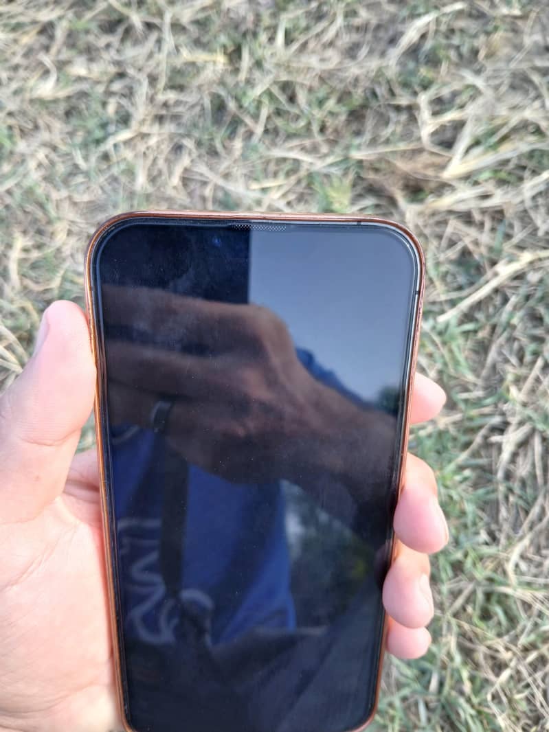 Apple iPhone 13 2
