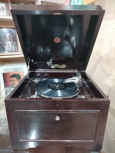 Vintage Gramophone ( made Switzerland)