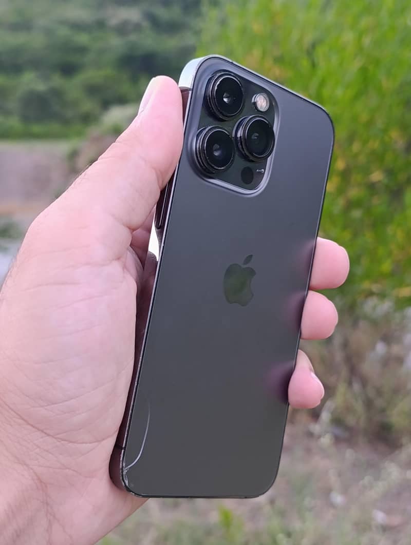 Apple iPhone 13 Pro 1
