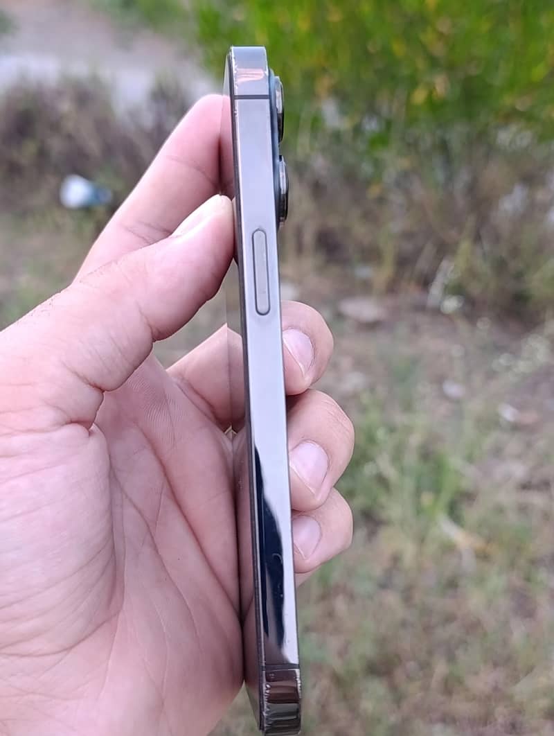 Apple iPhone 13 Pro 6
