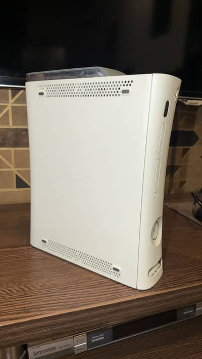  Xbox 360 White Edition — Jailbreak | 250GB | 60+ Games