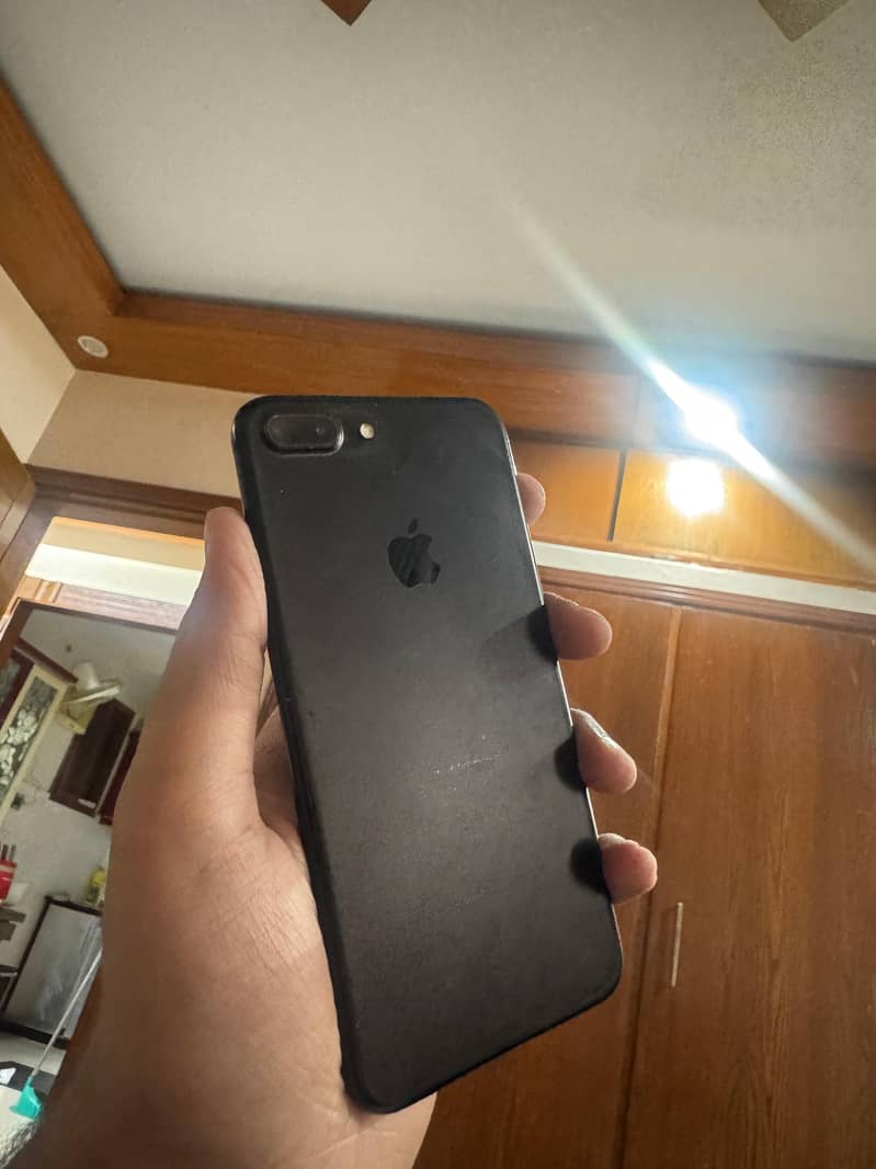 Apple iPhone 7 Plus 1