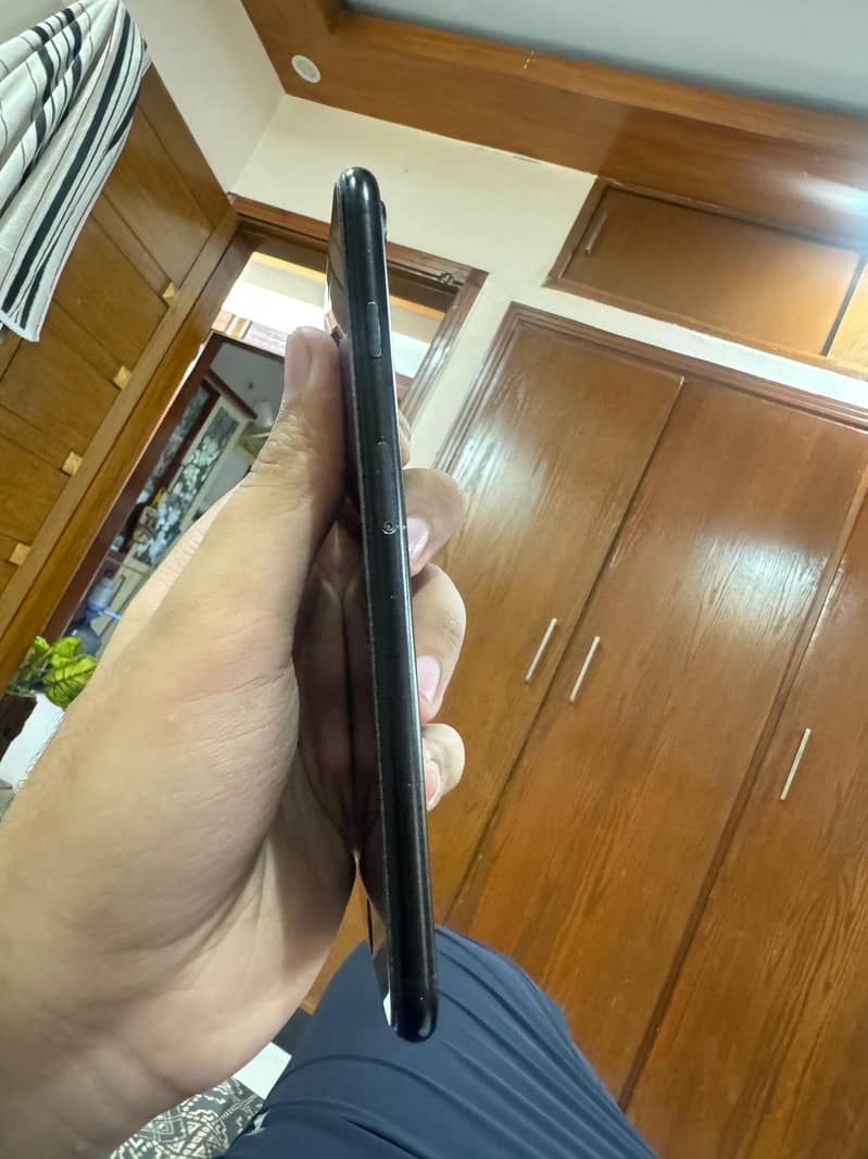 Apple iPhone 7 Plus 6