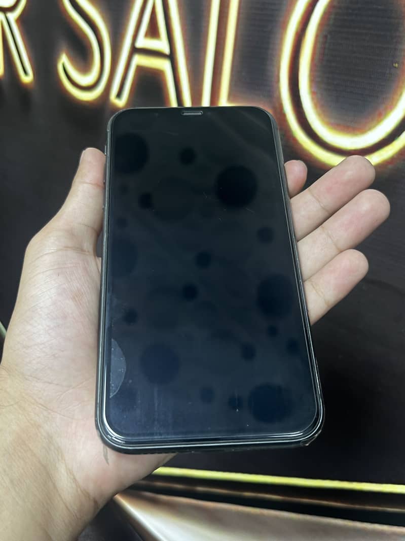 Apple iPhone 11 4