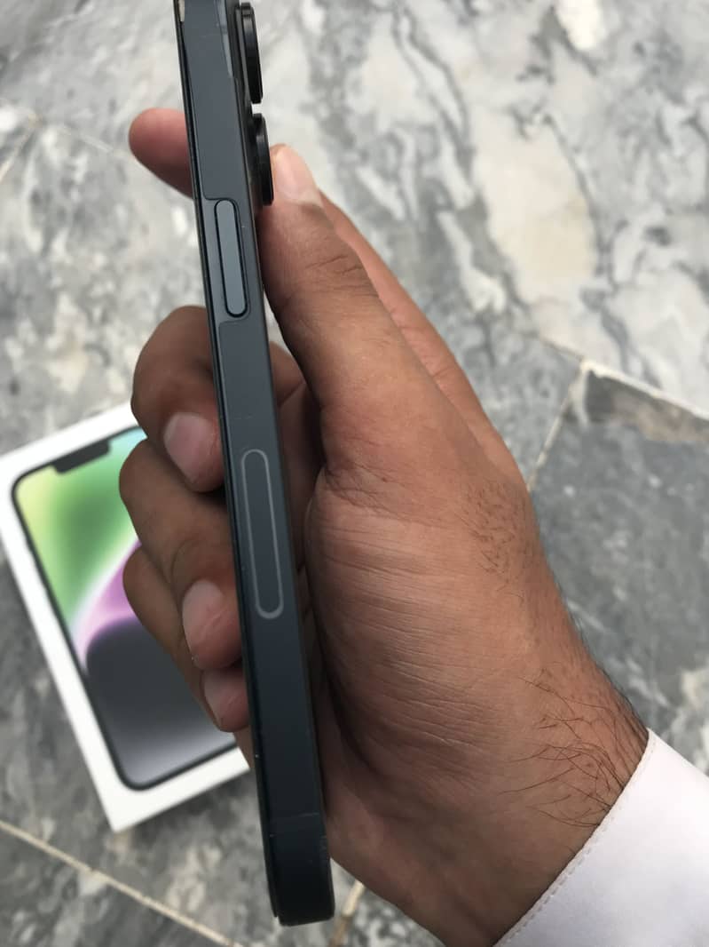 Apple iPhone 14 4
