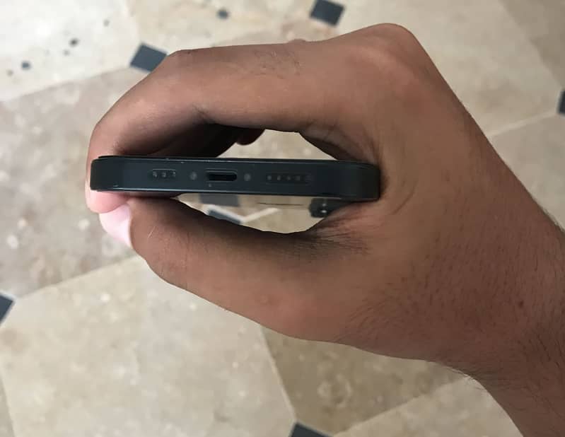 Apple iPhone 14 9