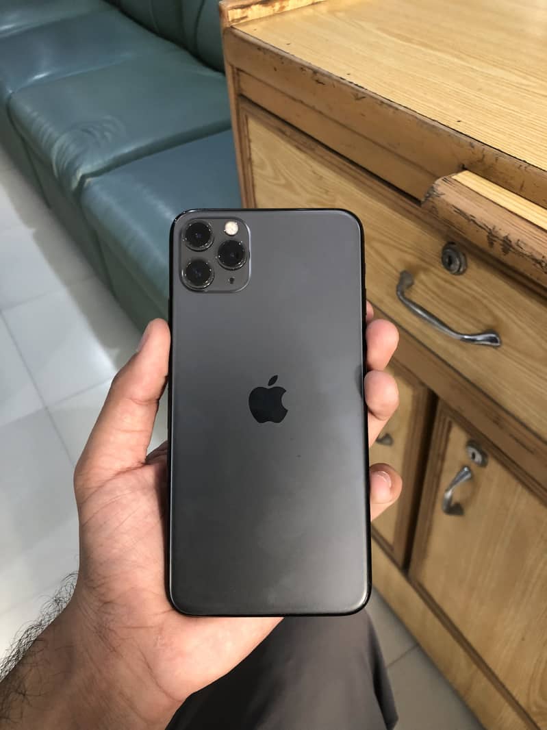 Apple iPhone 11 Pro Max 1
