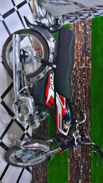 Honda CD 70 2025