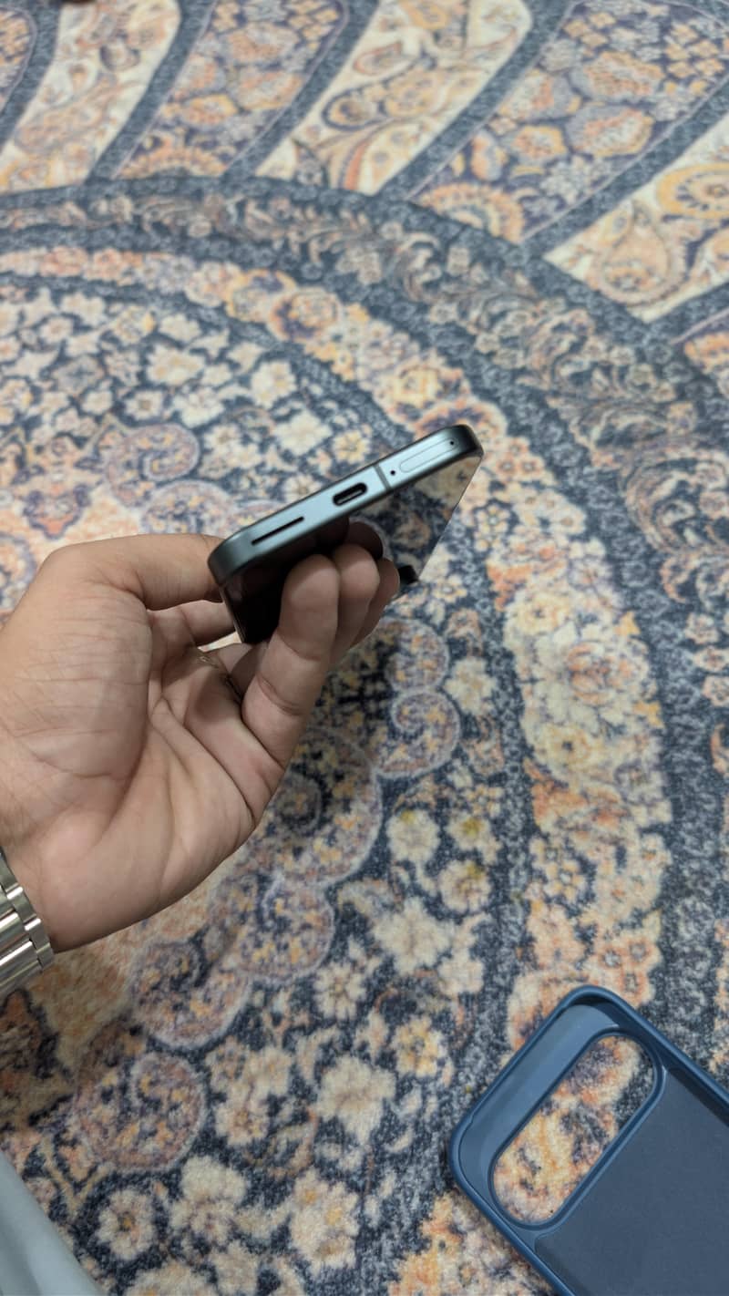 Google Pixel 9 5