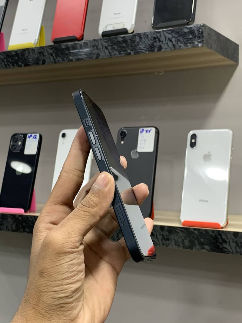 Apple iPhone 13 3